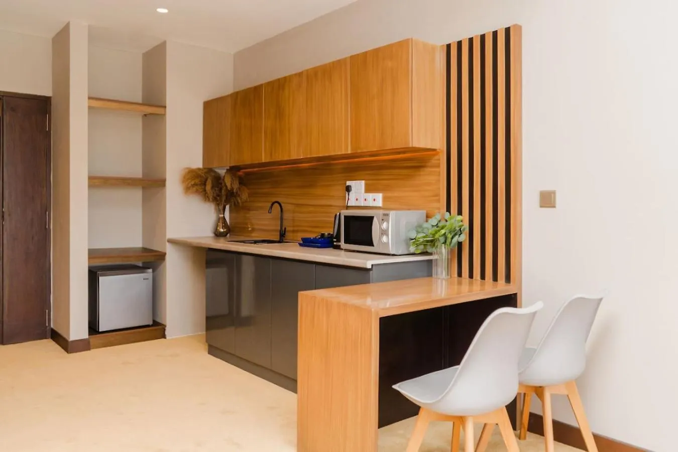 Appartement Coastal Haven Studio With Pool Gym Relaxation Negombo